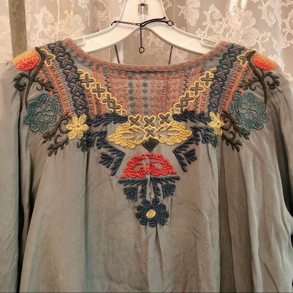 JOHNNY WAS * 3J BIYA Slate Blue Embroidered Top - Picture 5 of 12